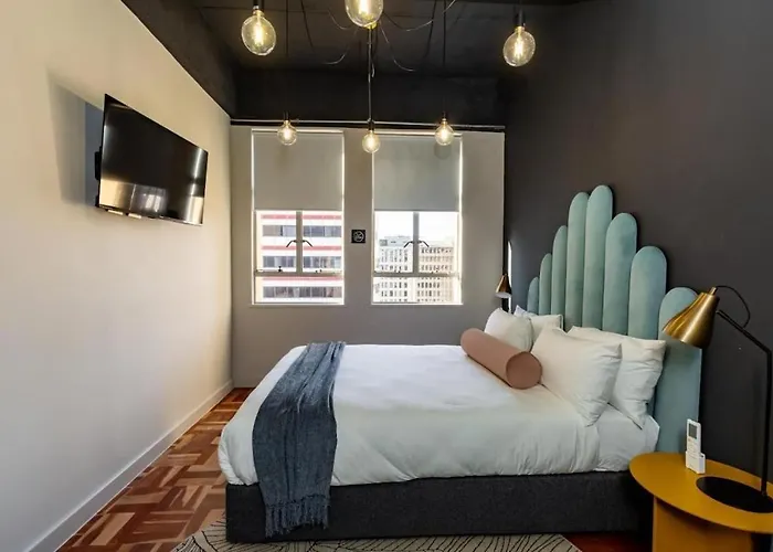 Black Brick Foreshore Studio Apartment